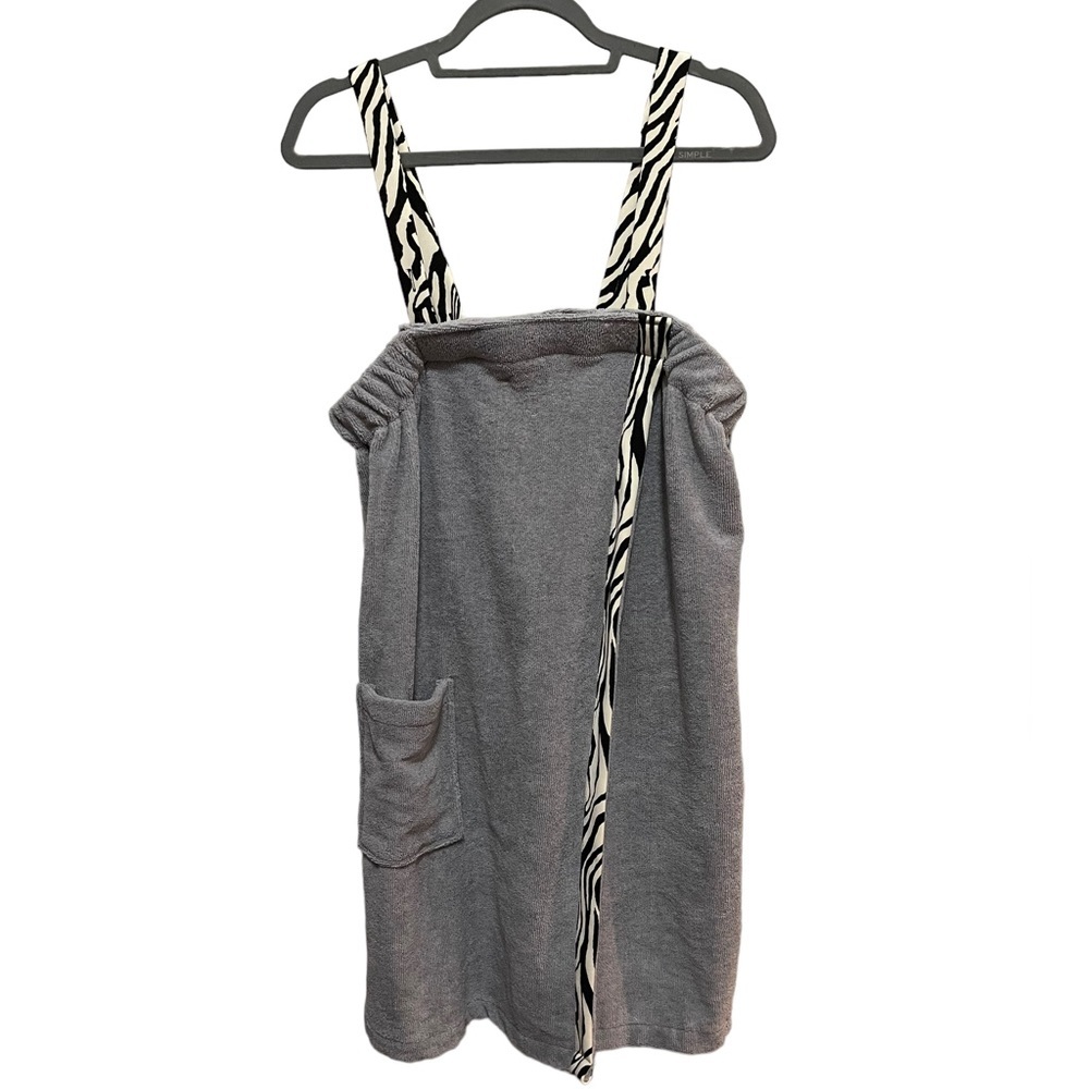 ❤️❤️LAST CHANCE ❤️❤️ Zexxxy - after shower wrap - OS fits most - NWT